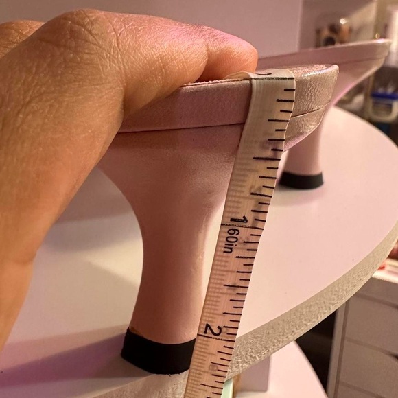 Stuart Weitzman Kitten Heel - Picture 4 of 8